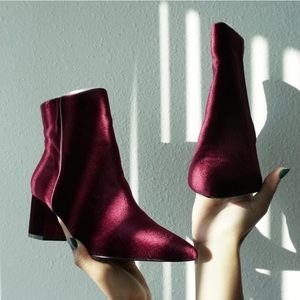 STEVE MADDEN CRANBERRY RED VELVET BOOTIES
